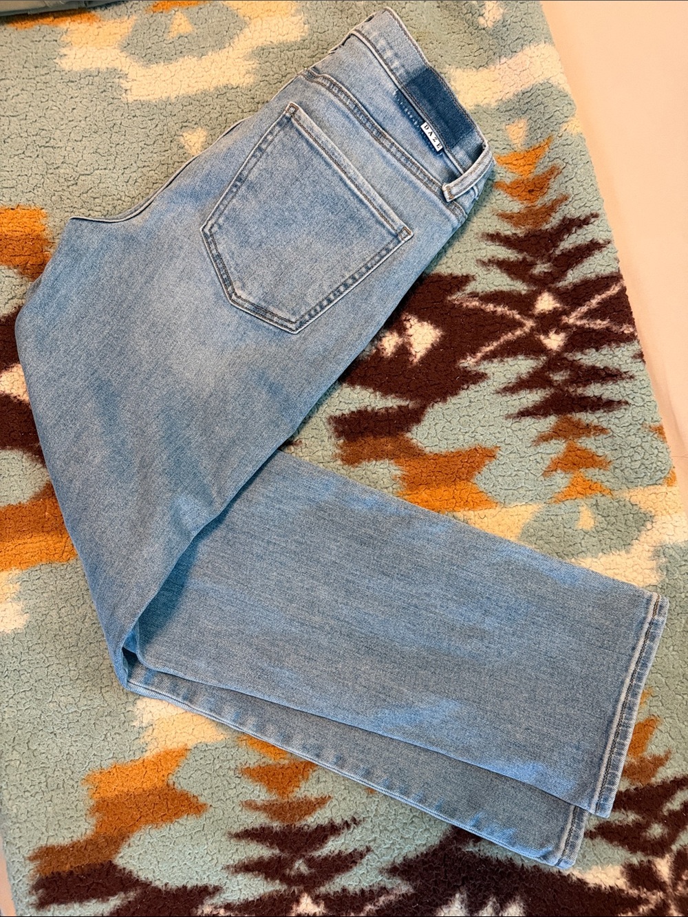 DAZE DENIM Hug jeans size 28 STRETCHY SOFT Light Blue Women's Straight-Leg Jeans
